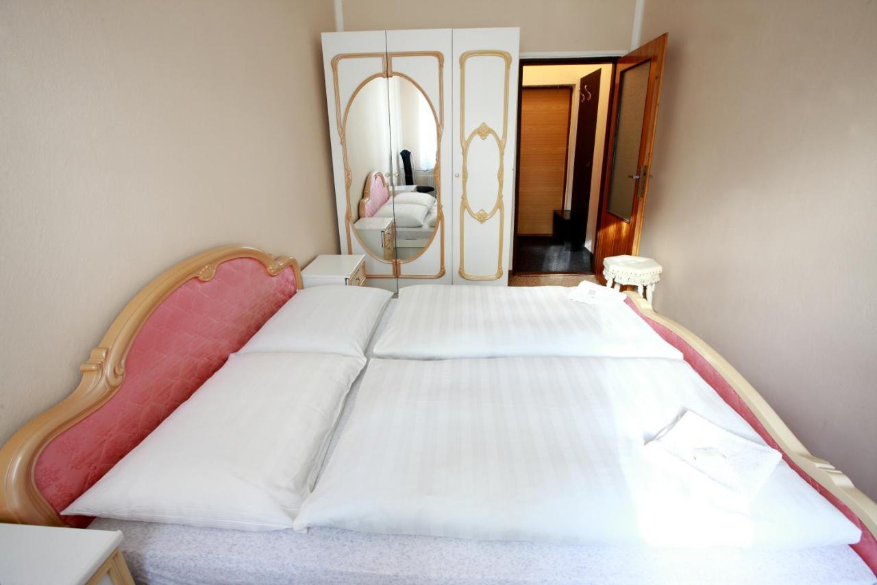 Hotel Slavie Klášterec nad Ohří エクステリア 写真